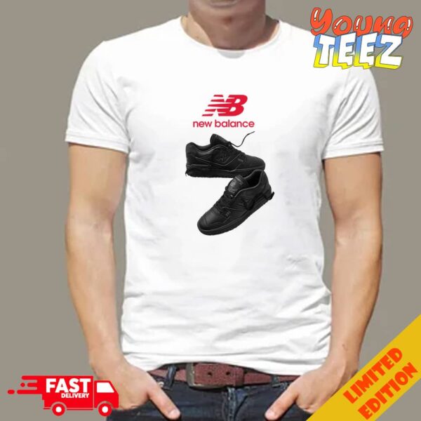 The New Balance 550 Tripple Black Sneaker T-Shirt